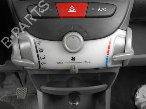 Commande Chauffage TOYOTA AYGO (_B1_) 1.0 (KGB10_, KGB10R) (68 hp) 20958146