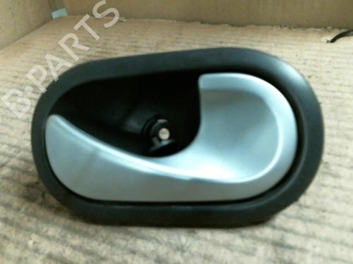 Høyre foran invendig håndtak RENAULT TWINGO II (CN0_) 1.5 dCi 75 (75 hp) 20949877