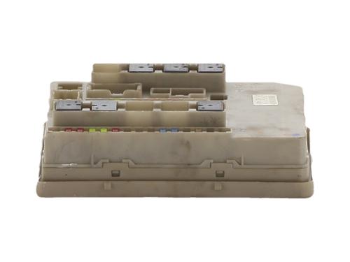 Used Fuse box Fuse box 39213504 39213504