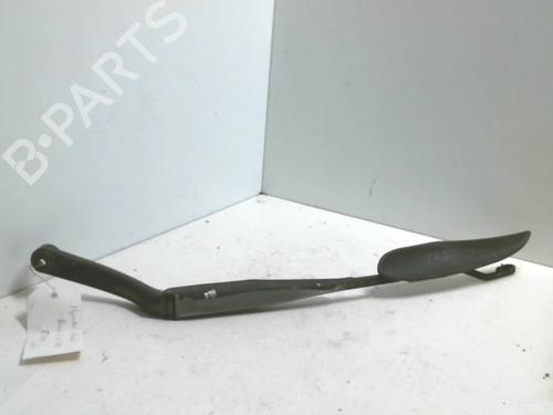 Used Front windshield wiper arm HYUNDAI ELANTRA III (XD) 2.0 CRDi (113 hp) 20970334