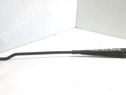 Used Front windshield wiper arm RENAULT CLIO I (B/C57_, 5/357_) 1.2 (5/357Y, 5/357K) (58 hp) 20971012