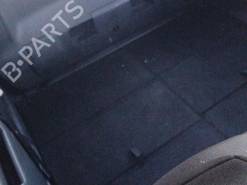 Sedile posteriore (3a fila) PEUGEOT 5008 II (MC_, MJ_, MR_, M4_) 1.6 BlueHDi 120 (MCBHZH, MCBHZW) (120 hp) 32003239