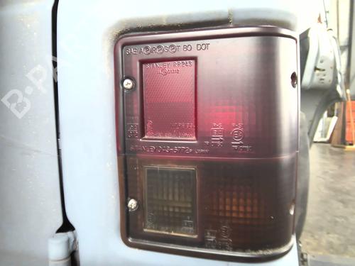 Used Right taillight Right taillight MITSUBISHI PAJERO I (L04_G, L14_G) 2.5 TD (L044G, L049G) (95 hp) 40272816 40272816