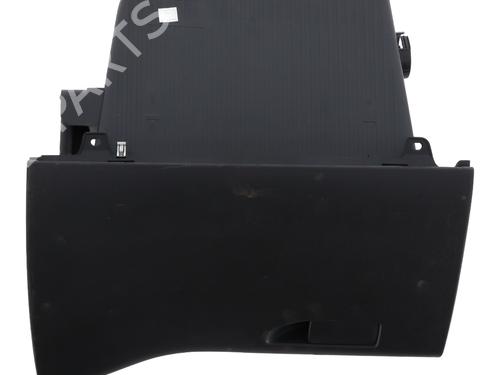 Handskerum PEUGEOT 308 II (LB_, LP_, LW_, LH_, L3_) 1.6 BlueHDi 120 (120 hp) 31930384