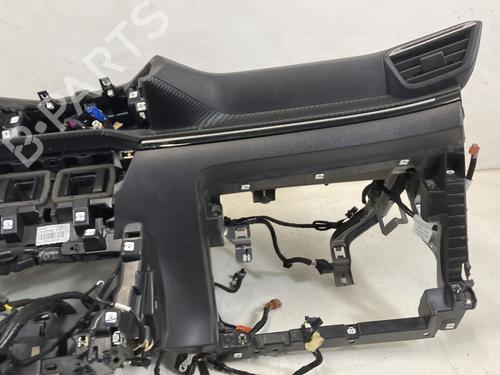 Used Dashboard Dashboard PEUGEOT 208 II (UB_, UP_, UW_, UJ_) 1.2 PureTech 100 (101 hp) 33458937 33458937