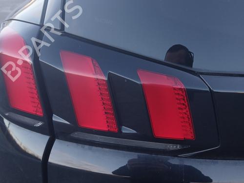Used Left tailgate light PEUGEOT 5008 II (MC_, MJ_, MR_, M4_) 1.6 BlueHDi 120 (MCBHZH, MCBHZW) (120 hp) 32003189