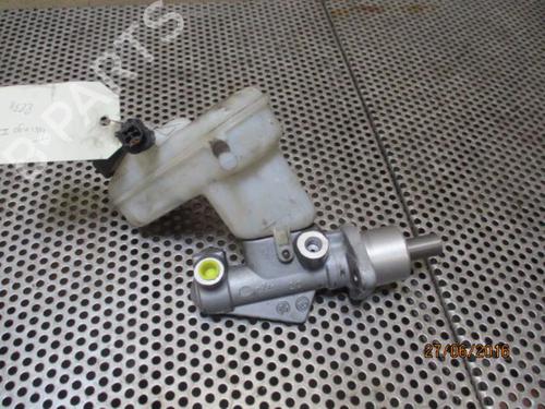 Used Brake master cylinder RENAULT TWINGO II (CN0_) 1.2 16V (CN04, CN0B) (75 hp) 25267783