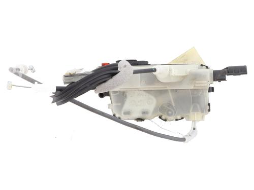 Fechadura trás direita Fechadura trás direita CITROËN C3 III (SX) 1.2 VTi 82 (82 hp) 24828064 24828064