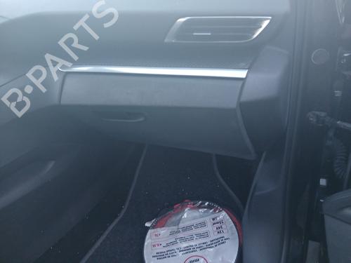 Vano posta oggetti PEUGEOT 5008 II (MC_, MJ_, MR_, M4_) 1.6 BlueHDi 120 (MCBHZH, MCBHZW) (120 hp) 32003242