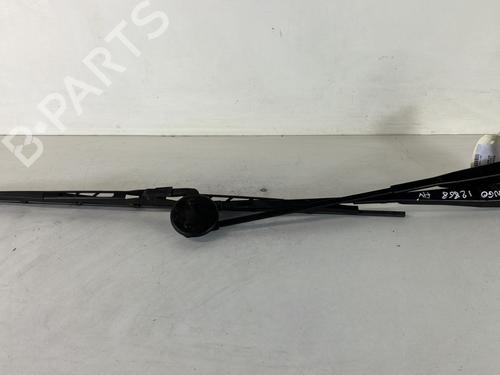 Used Front windshield wiper arm RENAULT TWINGO I (C06_) 1.2 (C066, C068) (58 hp) 27816891