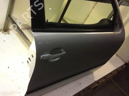 Used Right front door Right front door 20946217 20946217