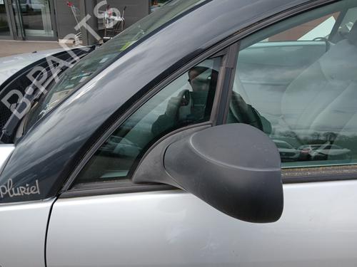 front-left-quarter-glass-citroen-c3-pluriel-hb_-2003-33014709 main image