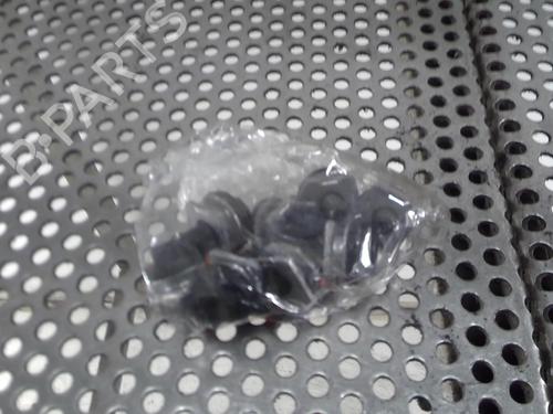 Used Rear center light Rear center light TOYOTA YARIS (_P13_) 1.0 (KSP130) (72 hp) 20951221 20951221