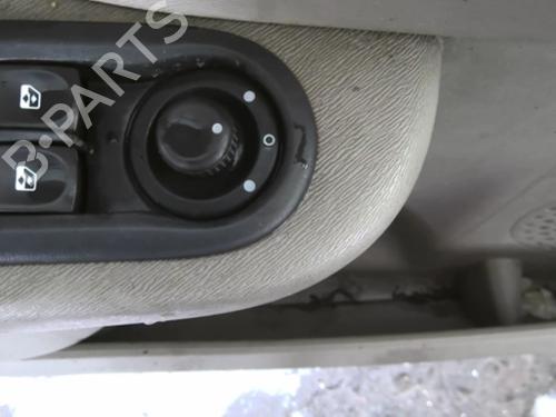 Used Left front window switch RENAULT TWINGO II (CN0_) 1.2 16V (CN04, CN0B) (75 hp) 25267895