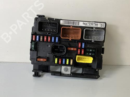 Boîte à Fusibles CITROËN C3 II (SC_) 1.4 HDi 70 (SC8HZC, SC8HR0, SC8HP4) (68 hp) 22231530