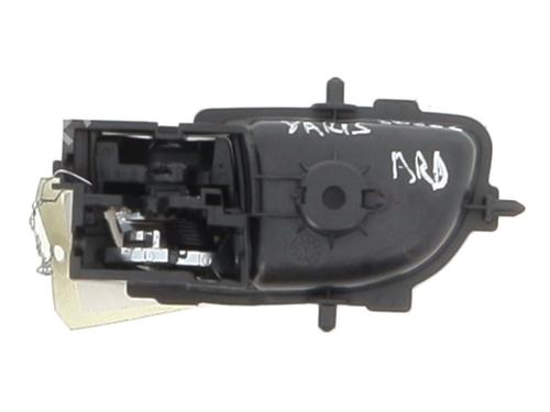 Used Rear right interior door handle Rear right interior door handle TOYOTA YARIS (_P13_) 1.5 Hybrid (NHP130_, NHP130) (101 hp) 28611770 28611770
