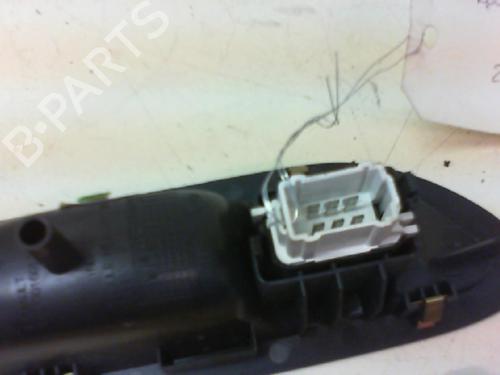 Used Left rear window switch RENAULT LAGUNA II (BG0/1_) 1.9 dCi (BG08, BG0G) (120 hp) 20954329