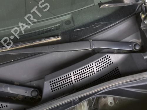 Used Front windshield wiper arm NISSAN X-TRAIL I (T30) 2.2 dCi 4x4 (136 hp) 20947400