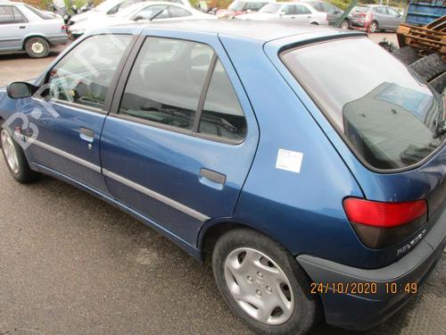 Left headlight PEUGEOT 306 Hatchback (7A, 7C, N3, N5) 1.9 D | BP20952147C28 