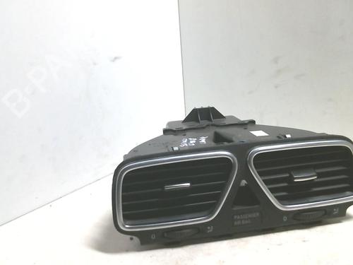 Used Air vent VW SCIROCCO III (137, 138) 1.4 TSI (122 hp) 22021247