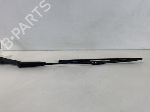 Used Front windshield wiper arm NISSAN MICRA II (K11) 1.0 i 16V (K11) (54 hp) 23790471
