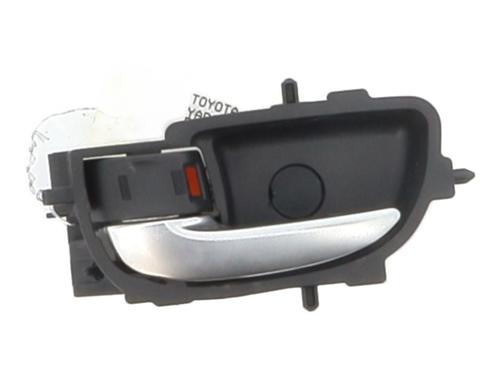 Used Front left interior door handle TOYOTA YARIS (_P13_) 1.5 Hybrid (NHP130_, NHP130) (101 hp) 27220196