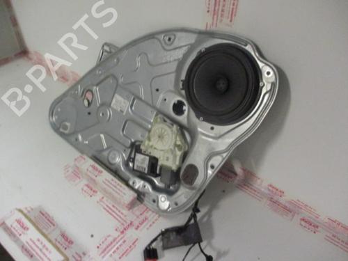 Lève-vitre arrière droit FORD FOCUS II (DA_, HCP, DP) 1.6 TDCi (90 hp) 31979424