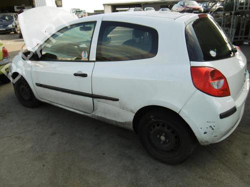 Dashboard RENAULT CLIO III (BR0/1, CR0/1) 1.5 dCi (BR17, CR17) | BP20958706C46 