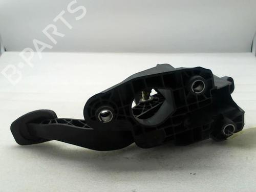 Clutch pedal RENAULT TWINGO III (BCM_, BCA_) 1.0 SCe 70 | BP20952205I13