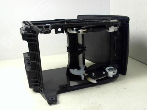 Used Armrest / Center console Armrest / Center console SKODA OCTAVIA III (5E3, NL3, NR3) 1.6 TDI (110 hp) 22022727 22022727