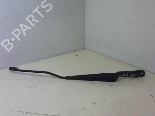 Used Front windshield wiper arm PEUGEOT 206 Hatchback (2A/C) 1.4 i (75 hp) 20948670