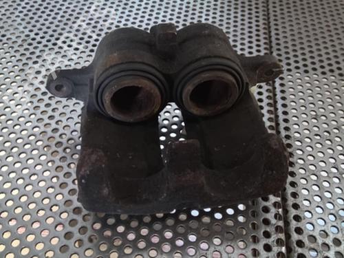Højre bremsekaliber foran NISSAN TERRANO II (R20) 3.0 Di 4WD | BP20959783M104 