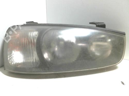 Used Right headlight HYUNDAI ELANTRA III (XD) 2.0 CRDi (113 hp) 20958176