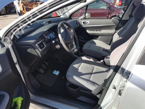 Høyre foran beltestrammer PEUGEOT 307 (3A/C) 1.6 HDi 110 | BP20950909C88 