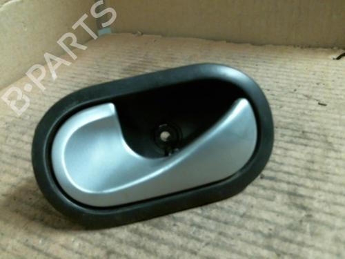 Venstre foran invendig håndtak RENAULT TWINGO II (CN0_) 1.5 dCi 75 (75 hp) 20949880