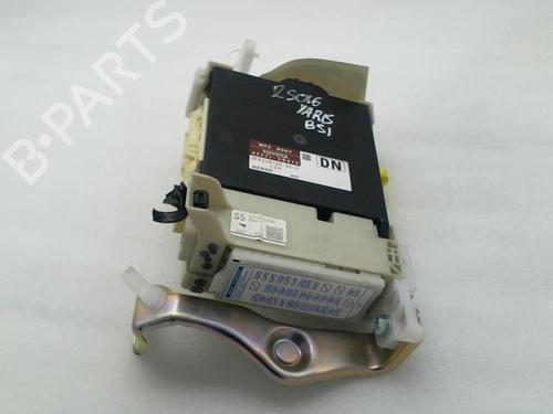 Used Fuse box TOYOTA YARIS (_P13_) 1.0 (KSP130) (72 hp) 20963147