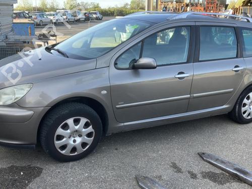 Front left quarter glass PEUGEOT 307 Break (3E) 2.0 HDI 90 | BP20941683C111 