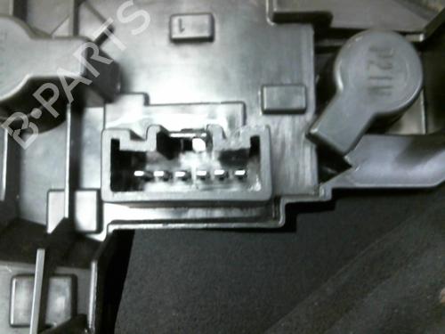 Used Left taillight TOYOTA COROLLA (_E12_) 2.0 D-4D (CDE120R, CDE120L_) (116 hp) 20972379