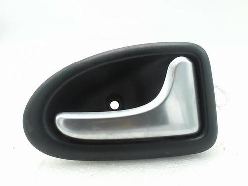 Høyre foran invendig håndtak RENAULT CLIO II (BB_, CB_) 1.4 16V (B/CB0P, BB13) (98 hp) 20952648