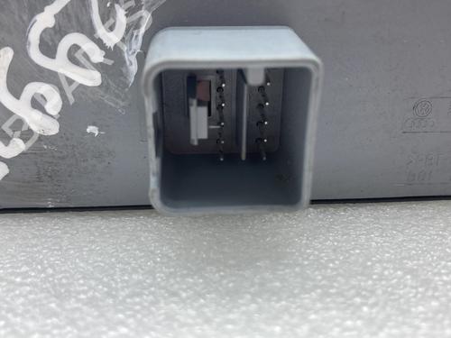 Used Left front window switch Left front window switch VW POLO V (6R1, 6C1) 1.2 TSI 16V (90 hp) 22027816 22027816