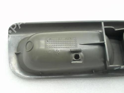 Used Left front window switch Left front window switch RENAULT TWINGO I (C06_) 1.2 (C066, C068) (58 hp) 20944649 20944649