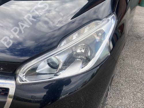Used Left headlight PEUGEOT 208 I (CA_, CC_) 1.2 THP 110 (110 hp) 29838090
