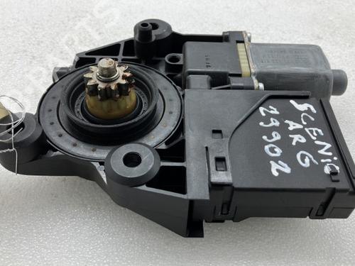 Rudehejsemotor bagstkærm venstre RENAULT SCÉNIC III (JZ0/1_) 1.9 dCi (JZ0J, JZ1J, JZ1K, JZ1S) (131 hp) 20962090