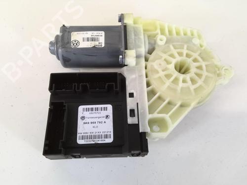 Used Front wiper motor VW GOLF VI (5K1) 1.6 TDI (105 hp) 22024741