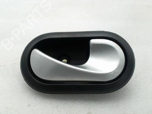 Used Front right interior door handle DACIA SANDERO 1.4 MPI LPG (72 hp) 20944312