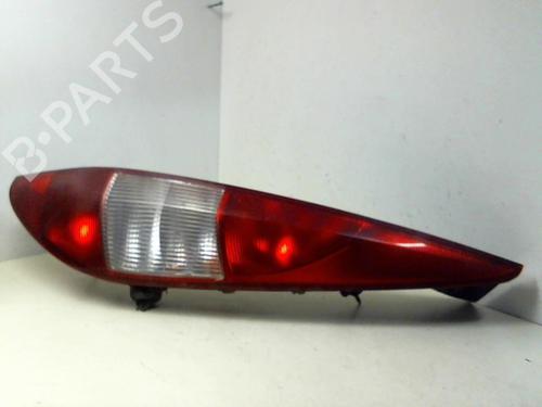 Right taillight FORD MONDEO III Turnier (BWY) 2.0 TDCi | BP20972756C35 