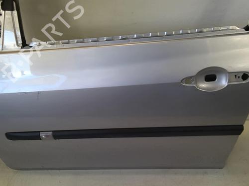 Used Left front door RENAULT CLIO III (BR0/1, CR0/1) 1.6 16V (BR05, BR0B, BR0Y, BR15, BR1J, BR1M, BR1Y, CR0B,... (112 hp) 22024761
