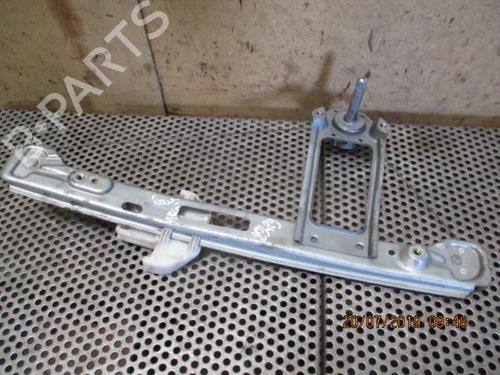 Rudehejsemekanisme venstre bagtil FORD FOCUS I (DAW, DBW) 1.8 TDCi (115 hp) 20966421