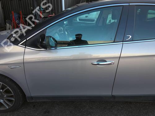 Used Left front door LANCIA DELTA III (844_) 1.6 D Multijet (844.AXC11, 844.AXC1A) (120 hp) 22029320