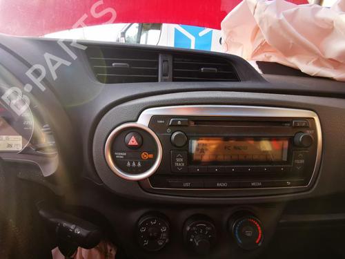 Used Radio TOYOTA YARIS (_P13_) 1.0 (KSP130_, KSP130) (69 hp) 20939299